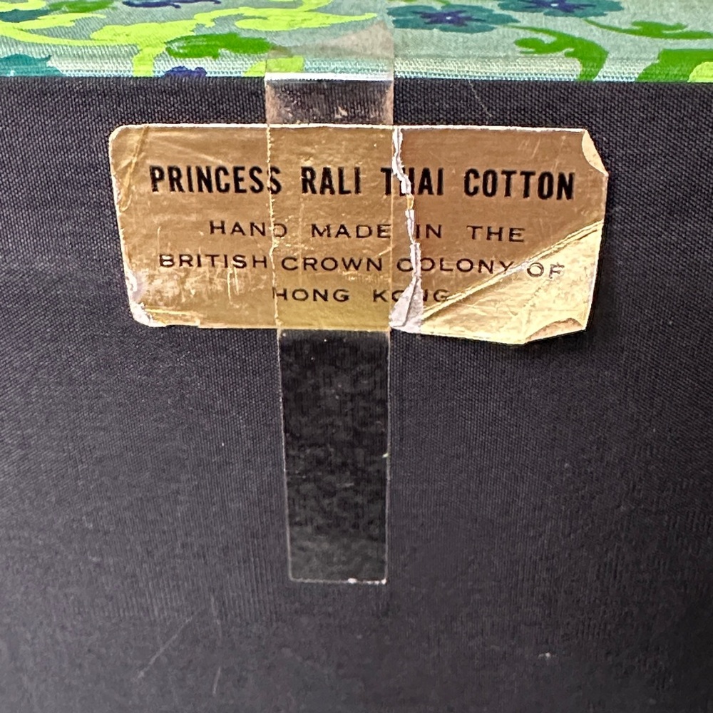 Vintage Floral Patterned jewelry Box - Picture 2 of 12
